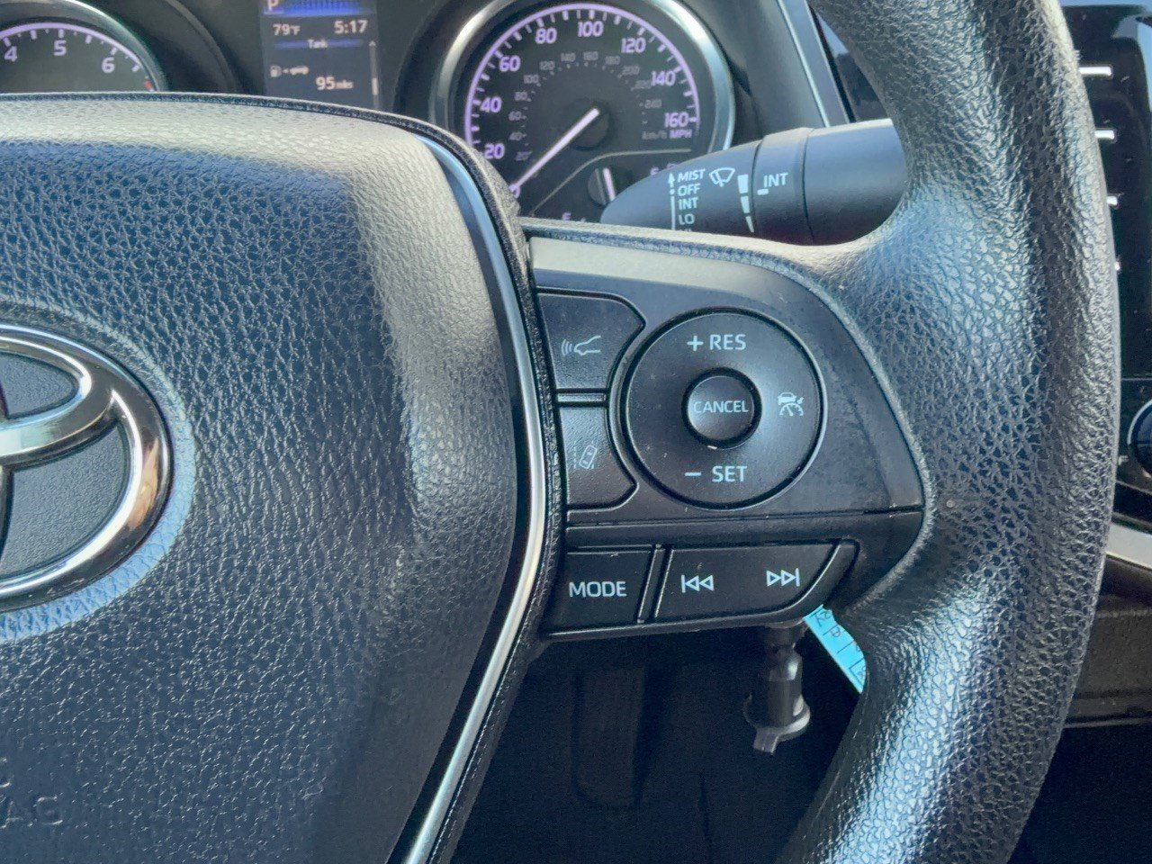 Used 2019 Toyota Camry LE FWD image 19
