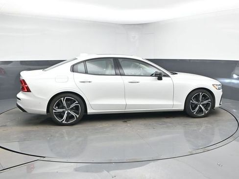 Used 2024 Volvo S60 B5 Ultimate image 8