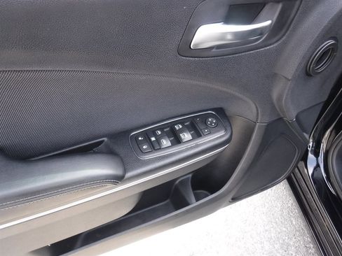 Used 2017 Dodge Charger SE RWD image 16