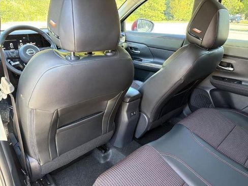 Certified 2025 Nissan Kicks SR w/ SR Premium Package FWD image 20