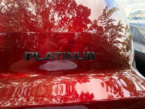 Used 2025 Nissan Pathfinder Platinum w/ Black Appearance Package FWD image 14