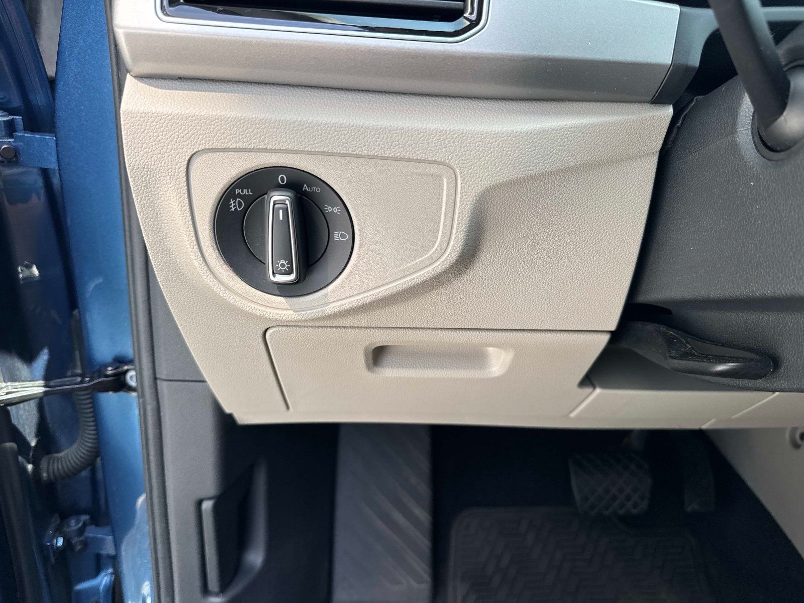 Used 2019 Volkswagen Atlas SEL FWD image 34