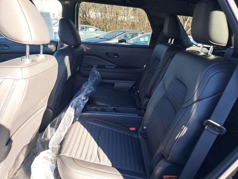 New 2025 Nissan Pathfinder Rock Creek image 26