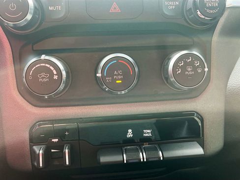 Used 2021 RAM 1500 Big Horn RWD image 15