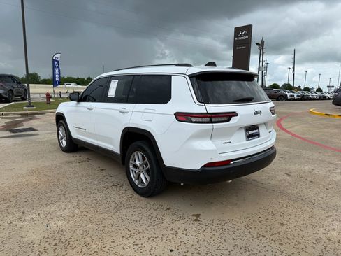 Used 2023 Jeep Grand Cherokee L Laredo w/ Luxury Tech Group I AWD/4WD image 3