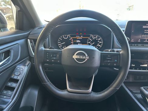 Used 2025 Nissan Rogue SV AWD/4WD image 30
