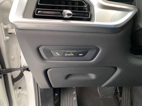 Used 2025 BMW X5 xDrive50e w/ Climate Comfort Package image 19