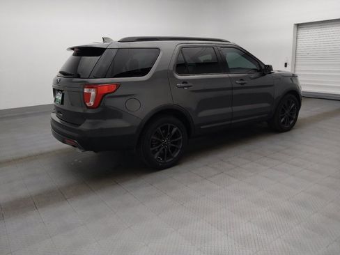 Used 2017 Ford Explorer XLT w/ Equipment Group 202A FWD image 10