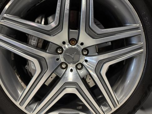 Used 2015 Mercedes-Benz GL 63 AMG 4MATIC image 30