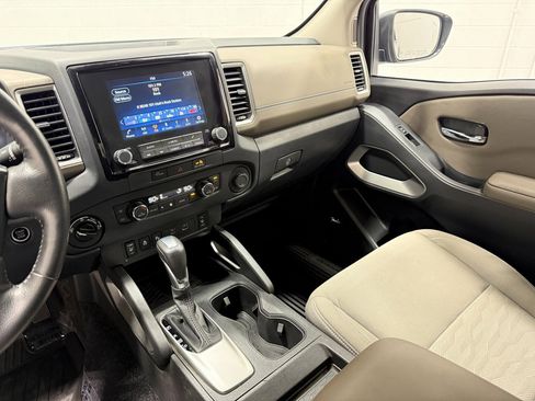 Used 2023 Nissan Frontier SV w/ SV Convenience Package image 12