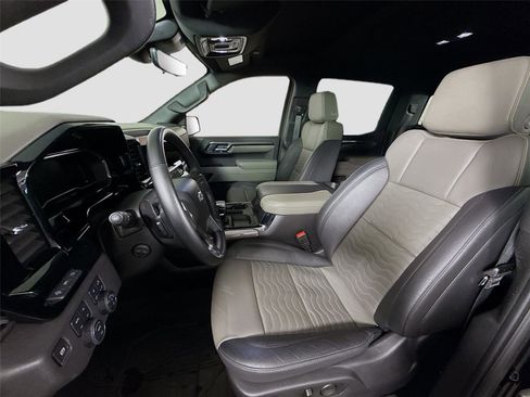 Used 2025 Chevrolet Silverado 1500 ZR2 w/ Technology Package image 16