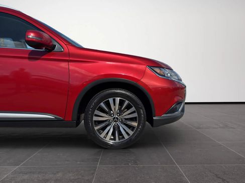 Used 2019 Mitsubishi Outlander SEL image 24