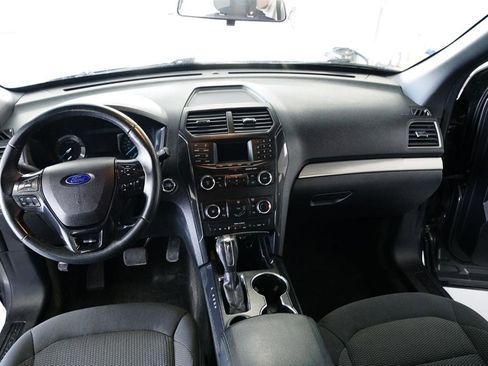 Used 2018 Ford Explorer XLT image 21