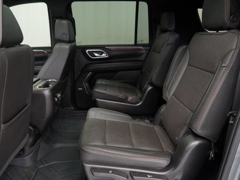 Used 2023 Chevrolet Suburban High Country AWD/4WD image 13