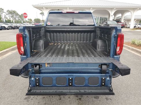 Used 2024 GMC Sierra 1500 SLT w/ X31 Off-Road Package AWD/4WD image 22