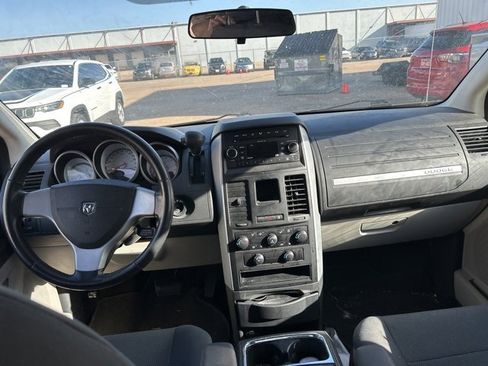 Used 2009 Dodge Grand Caravan SXT w/ Family Value Group image 11