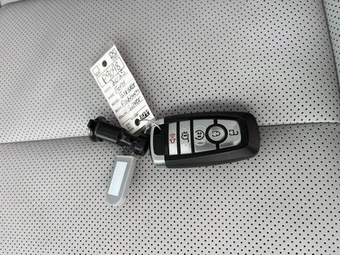 Used 2025 Ford Explorer Platinum w/ LUX Leather Package image 6