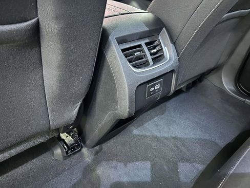 Used 2025 Chevrolet Blazer LT FWD image 13