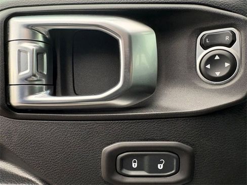 Certified 2018 Jeep Wrangler Sport image 14