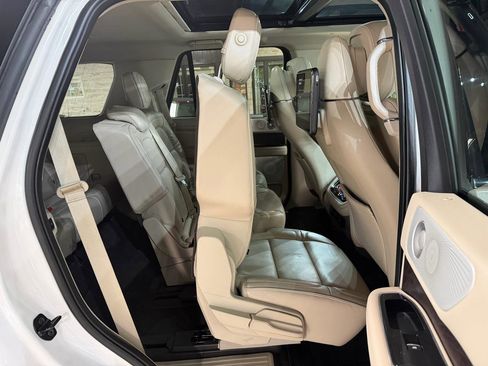 Used 2018 Lincoln Navigator Reserve w/ Technology Package image 22