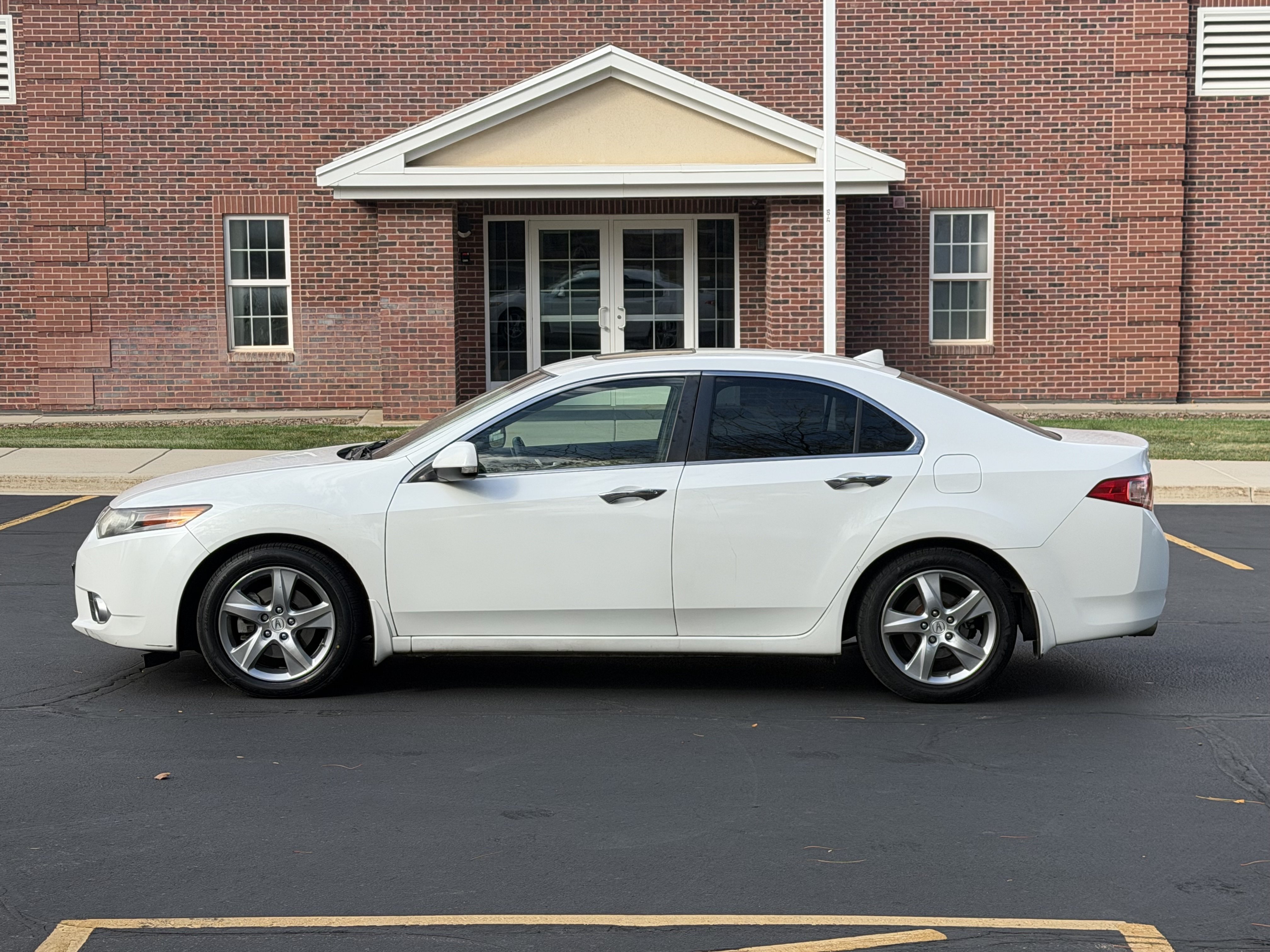 Used 2012 Acura TSX Sedan FWD image 3