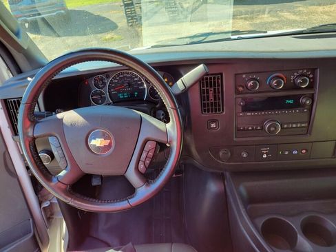 Used 2021 Chevrolet Express 3500 Base w/ Driver Convenience Package image 10