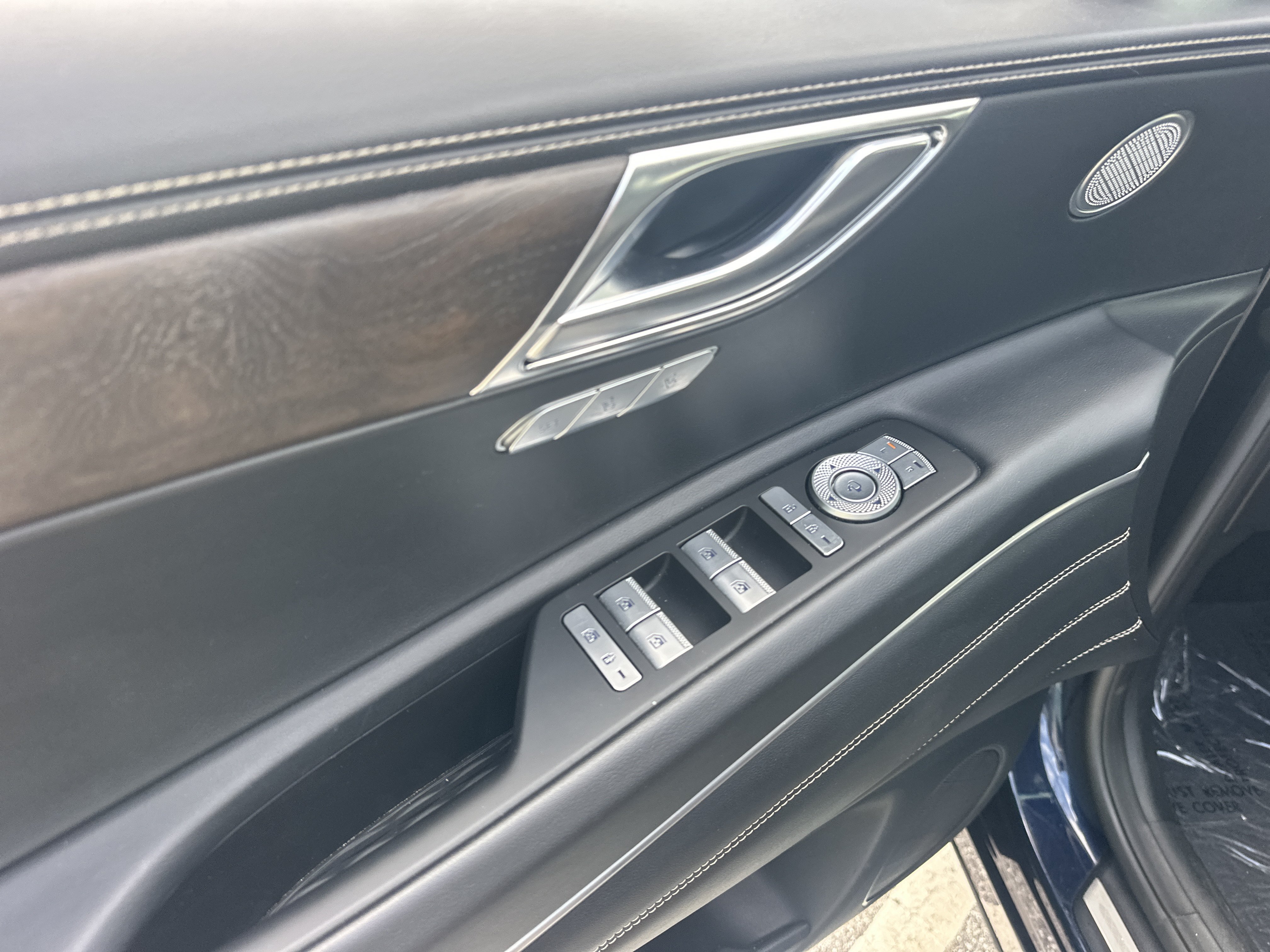 Certified 2024 Genesis GV80 2.5T AWD/4WD image 16