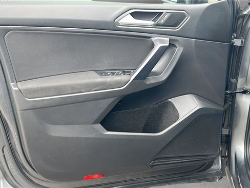 Used 2021 Volkswagen Tiguan S image 20