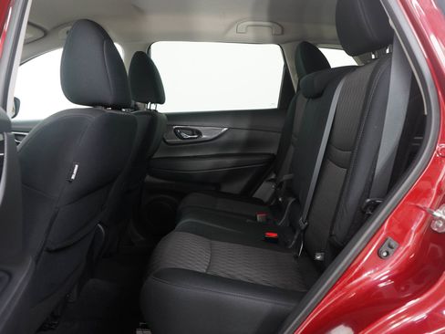 Used 2020 Nissan Rogue SV image 15