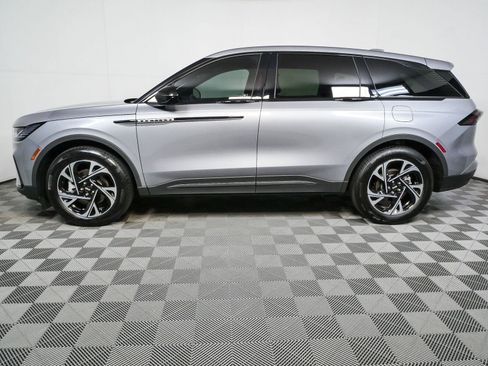 Used 2025 Lincoln Nautilus Premier w/ Jet Appearance Package AWD/4WD image 26