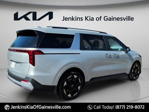 New 2026 Kia Carnival EX FWD image 8