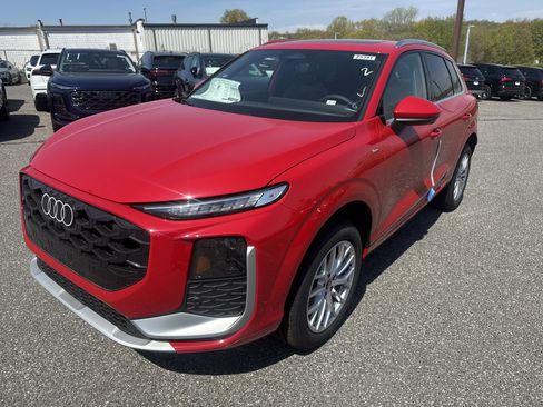 New 2026 Audi Q3 quattro 2.0T AWD/4WD image 2