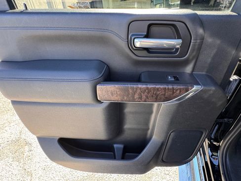 Used 2020 GMC Sierra 2500 Denali w/ Denali Ultimate Package image 16