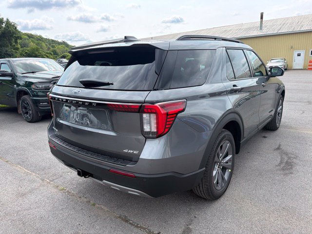 Used 2026 Ford Explorer Active w/ Active Comfort Package AWD/4WD image 7