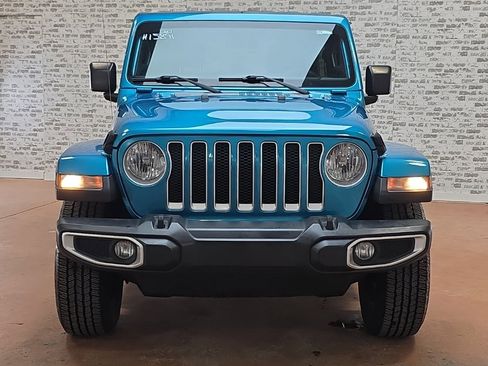 Used 2019 Jeep Wrangler Unlimited Sahara image 3