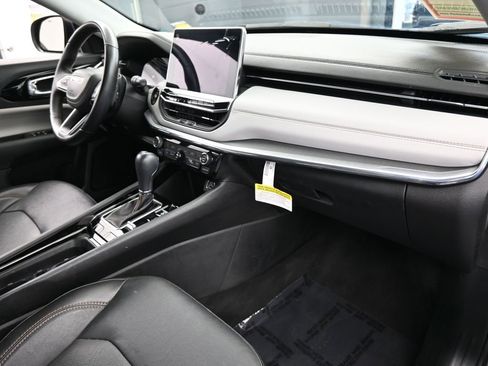 Used 2022 Jeep Compass Limited image 44