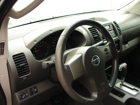 Used 2007 Nissan Frontier SE image 8