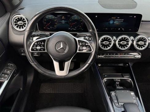 Used 2021 Mercedes-Benz GLB 250 GLB 250 w/ Premium Package image 11