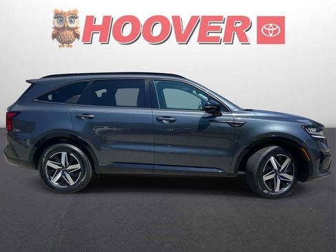 Used 2022 Kia Sorento S w/ Panoramic Sunroof Package FWD image 2