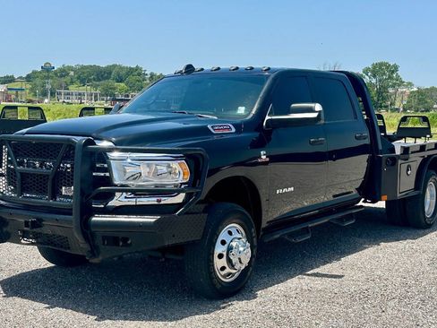 Used 2022 RAM 3500 Tradesman AWD/4WD image 1
