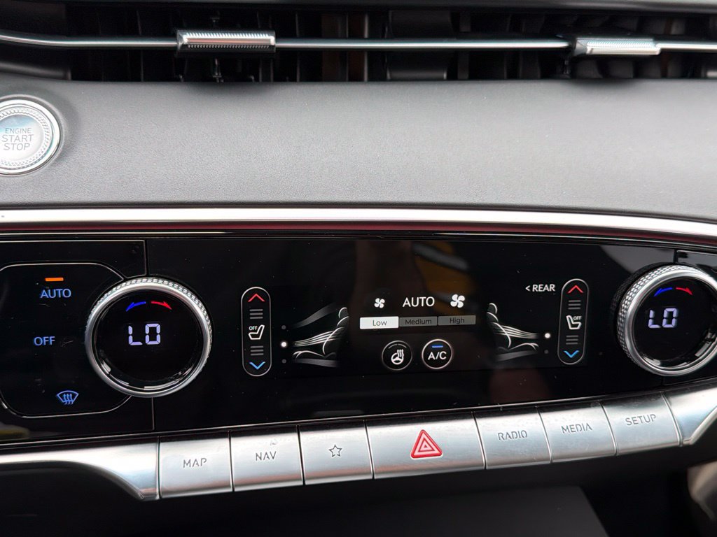 Used 2024 Genesis GV70 2.5T w/ Sport Prestige Package AWD/4WD image 8
