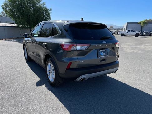 Used 2020 Ford Escape SE FWD image 7