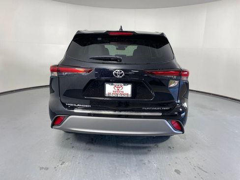 New 2026 Toyota Highlander Platinum image 5