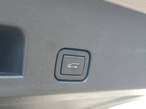 Certified 2024 Chevrolet Traverse RS AWD/4WD image 9