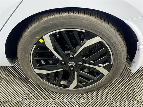 New 2025 Nissan Versa SR w/ Trunk Package image 20