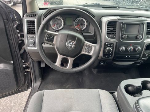 Used 2023 RAM 1500 Classic SLT AWD/4WD image 17