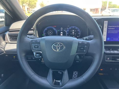Used 2025 Toyota Camry XSE image 9