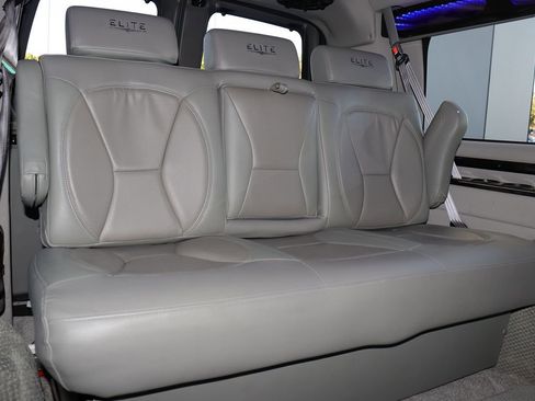 Used 2014 GMC Savana 1500 image 34