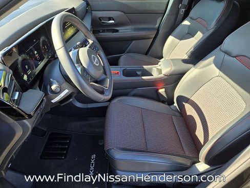 Used 2025 Nissan Kicks SR FWD image 10
