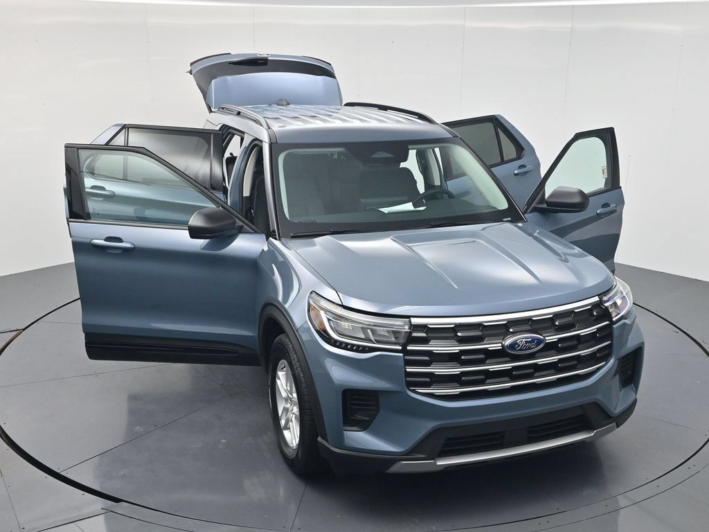 Used 2026 Ford Explorer Active AWD/4WD image 53